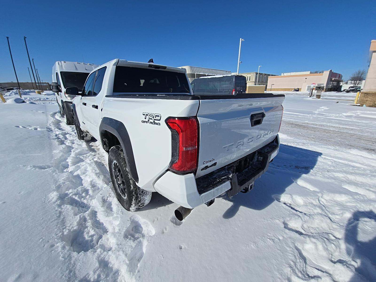 Toyota Tacoma 2025 — photo 2