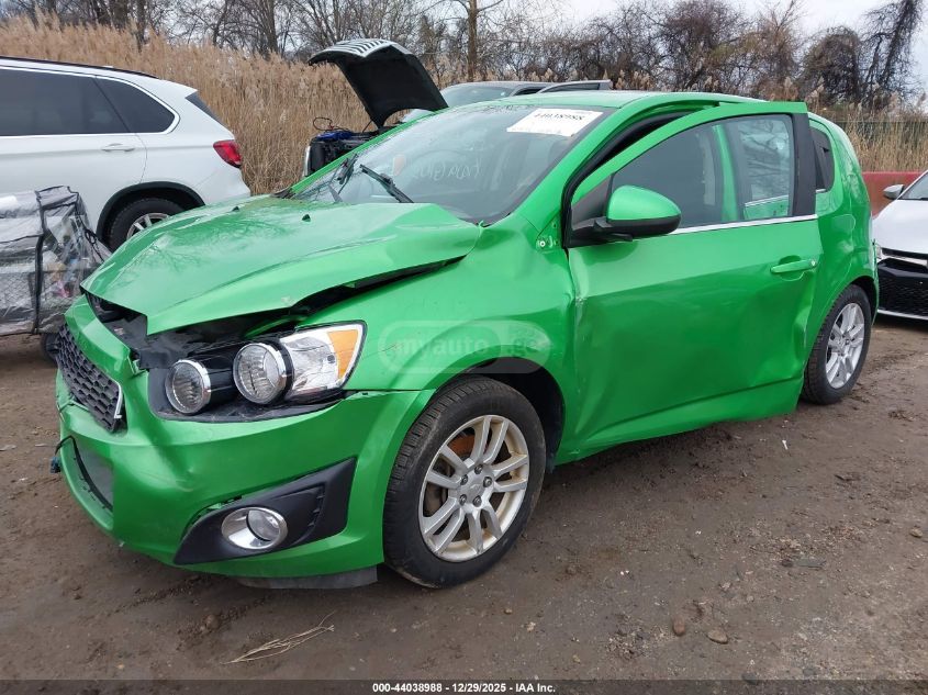 Chevrolet Sonic 2015 — photo 2