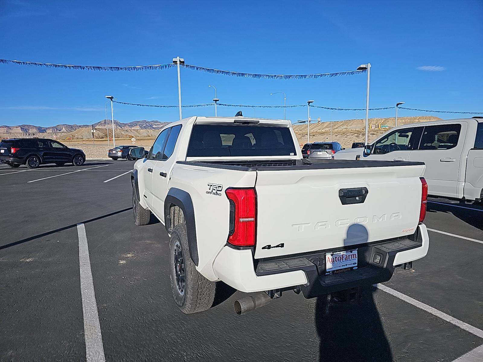 Toyota Tacoma 2025 — photo 2