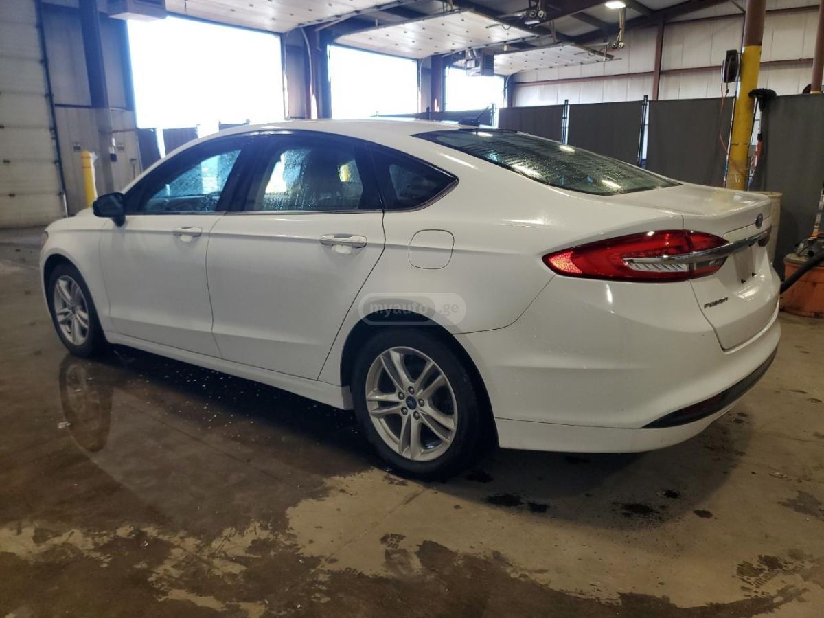 Ford Fusion 2018 — photo 2