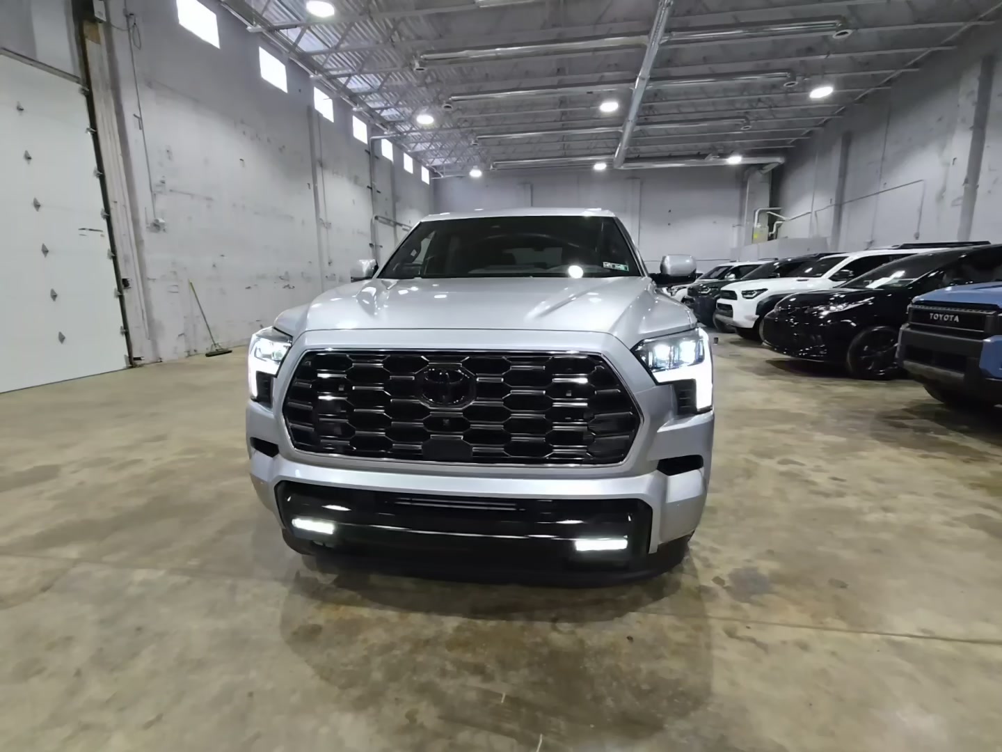 Toyota Sequoia 2026 — photo 2