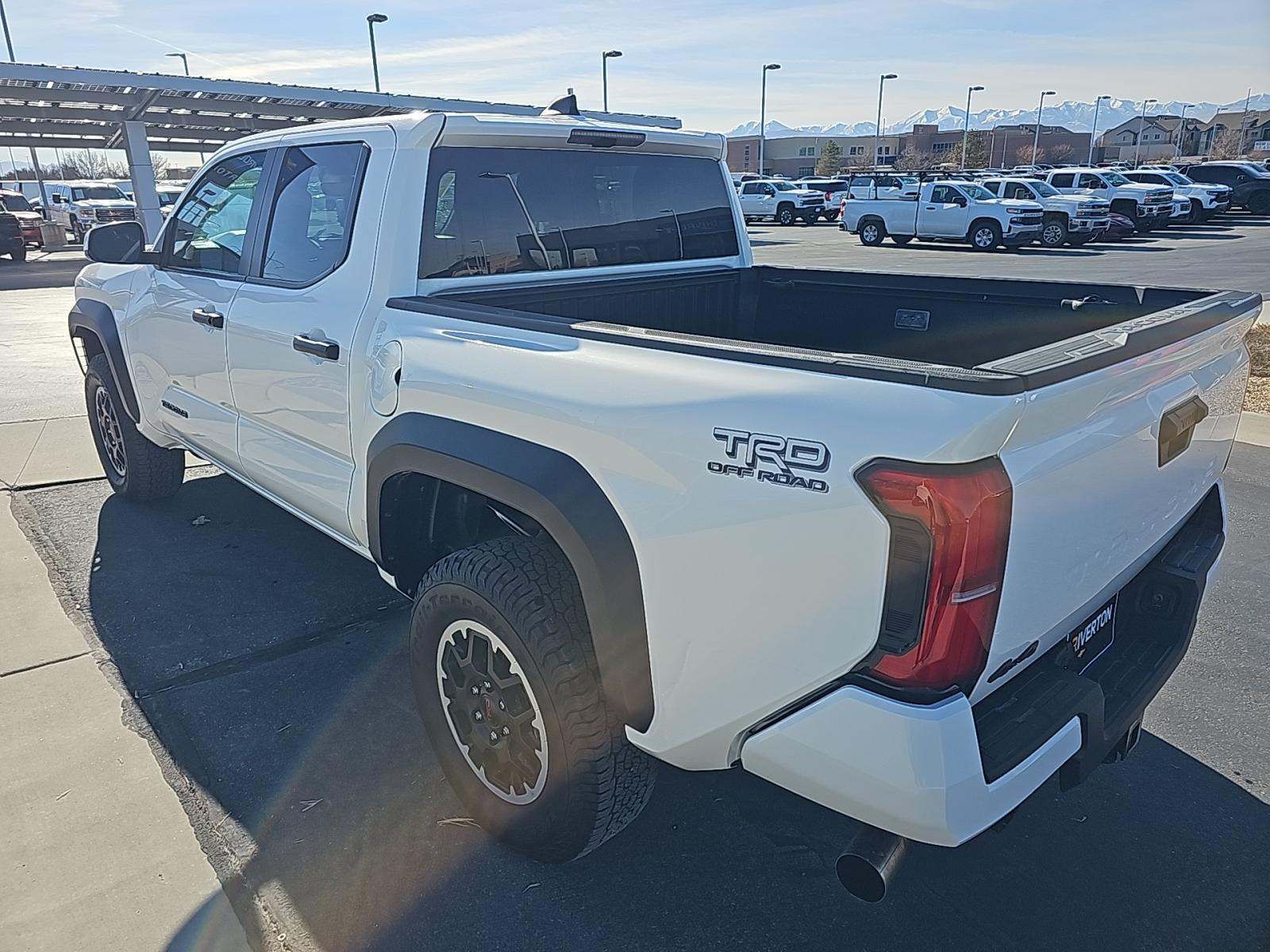 Toyota Tacoma 2025 — photo 2