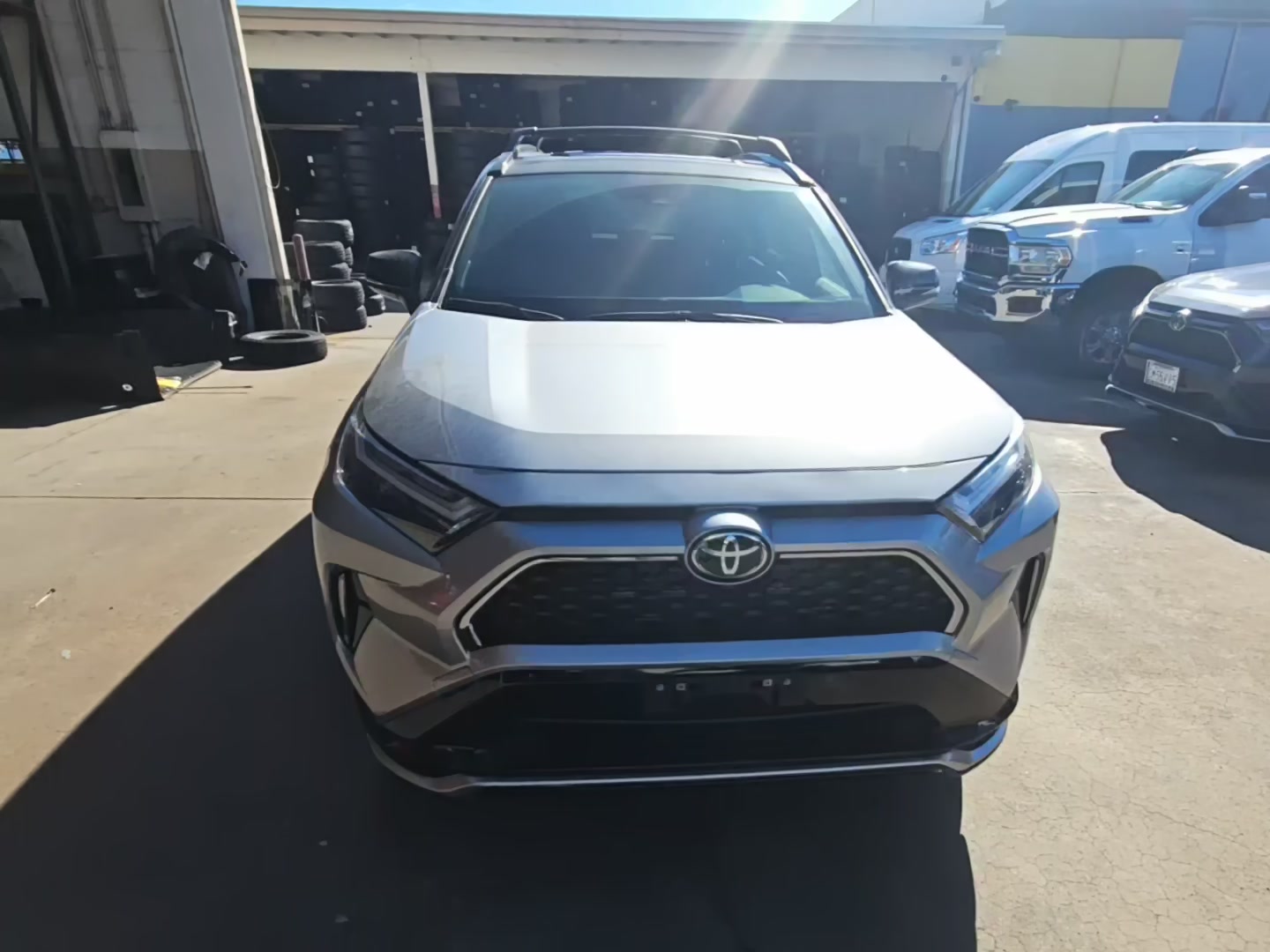 Toyota RAV4 2025 — photo 2