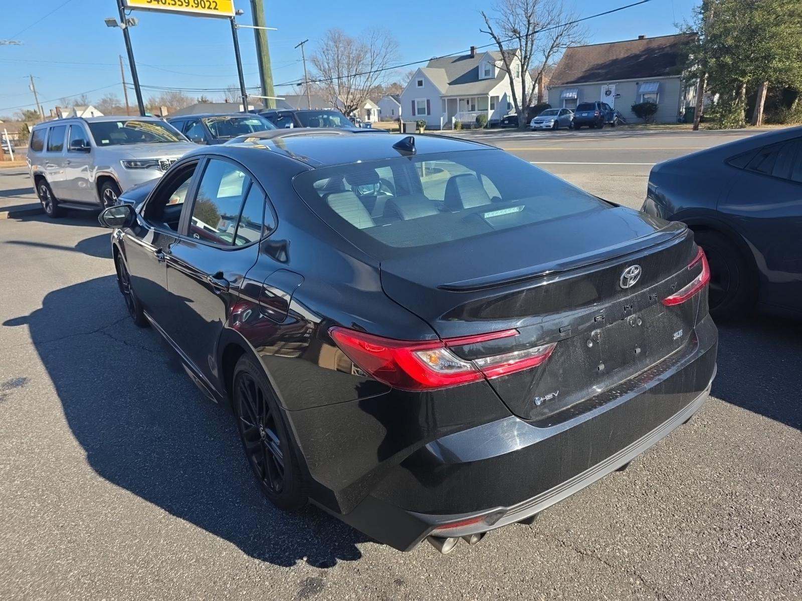 Toyota Camry 2025 — photo 2