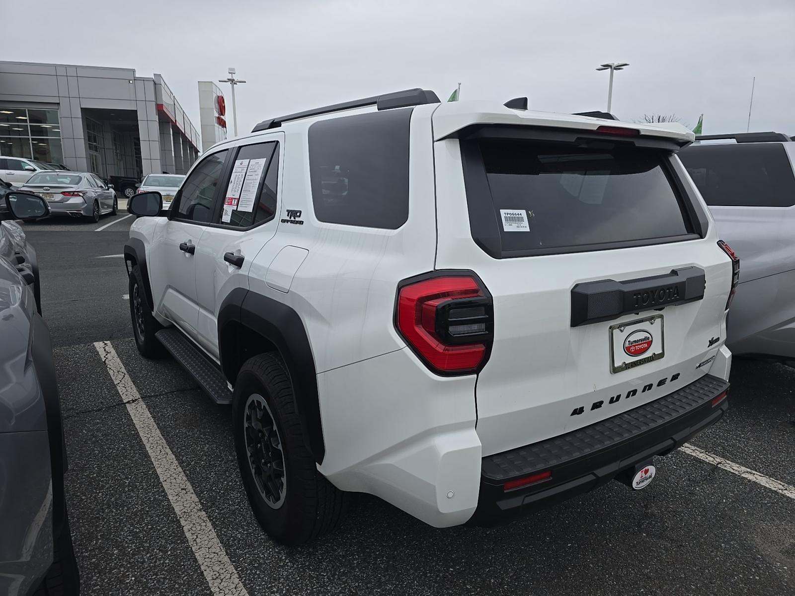 Toyota 4Runner 2025 — photo 2