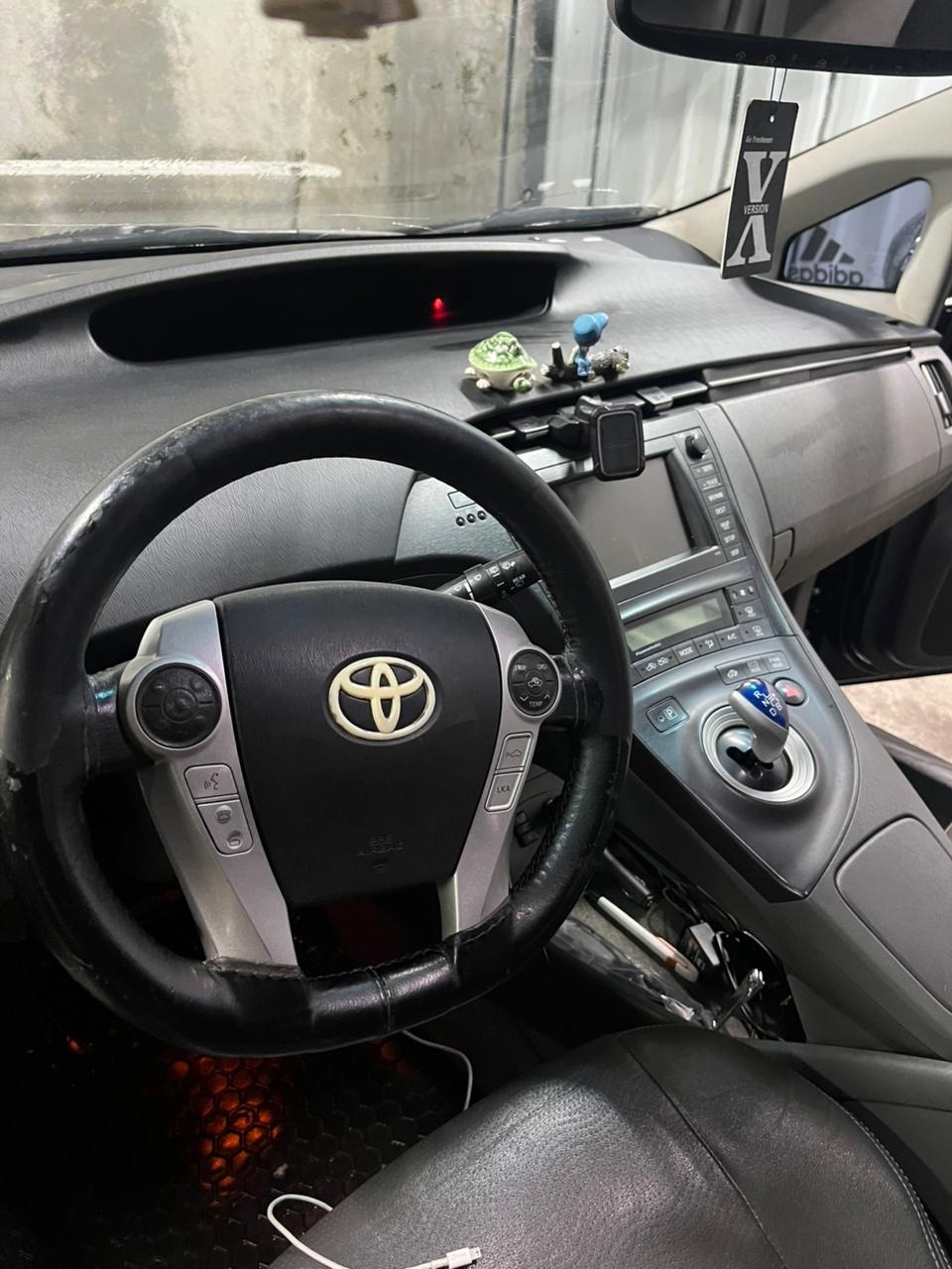 Toyota Prius 2011 — photo 2
