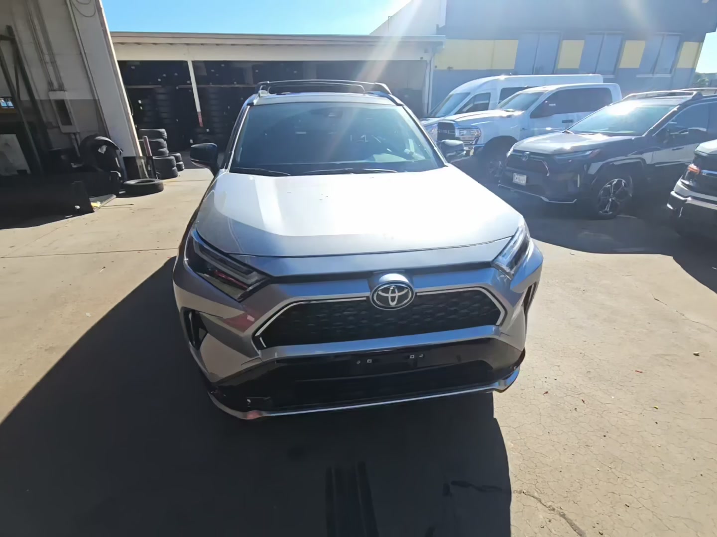 Toyota RAV4 2025 — photo 2
