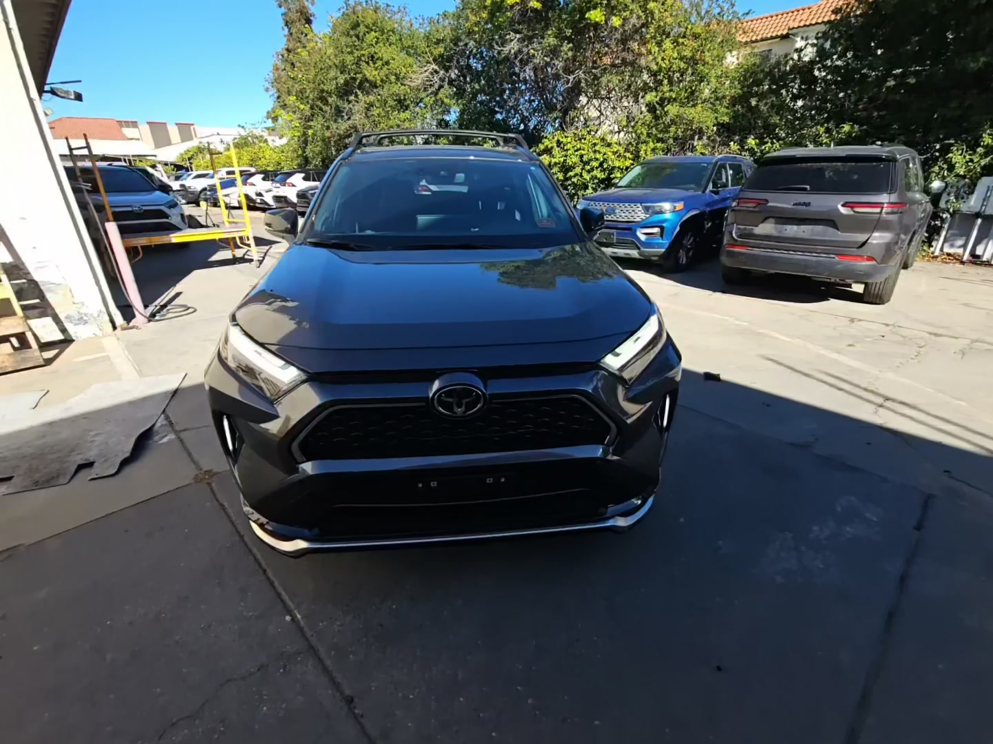 Toyota RAV4 2025 — photo 2