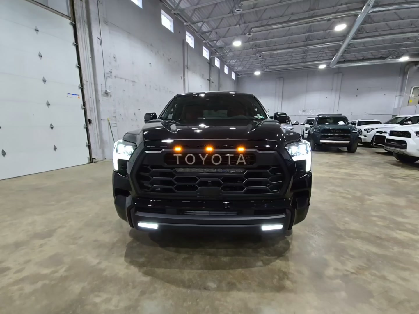 Toyota Sequoia 2026 — photo 2