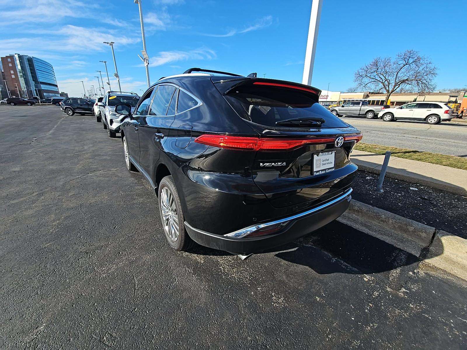 Toyota Venza 2024 — photo 2