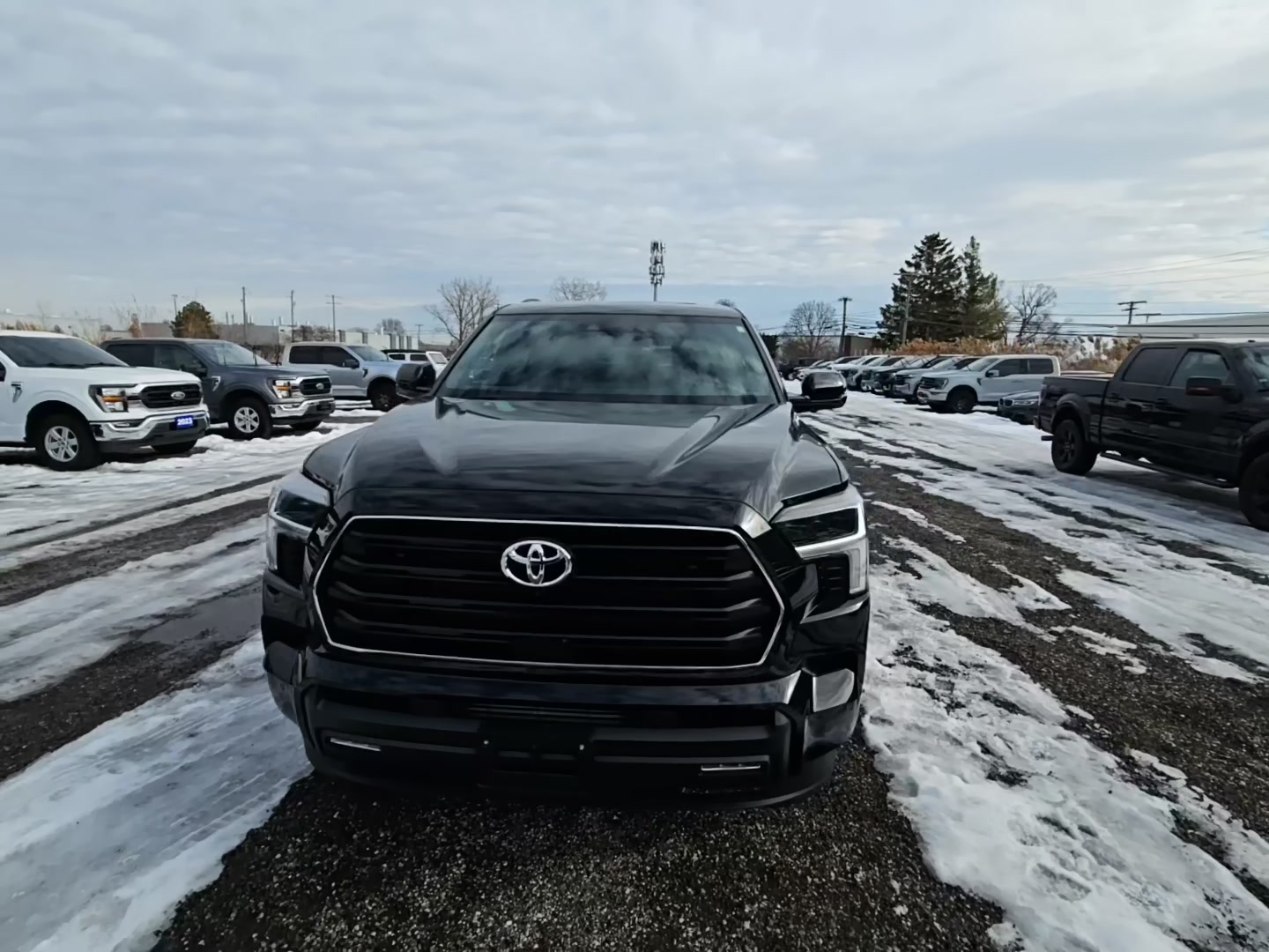Toyota Sequoia 2026 — photo 2