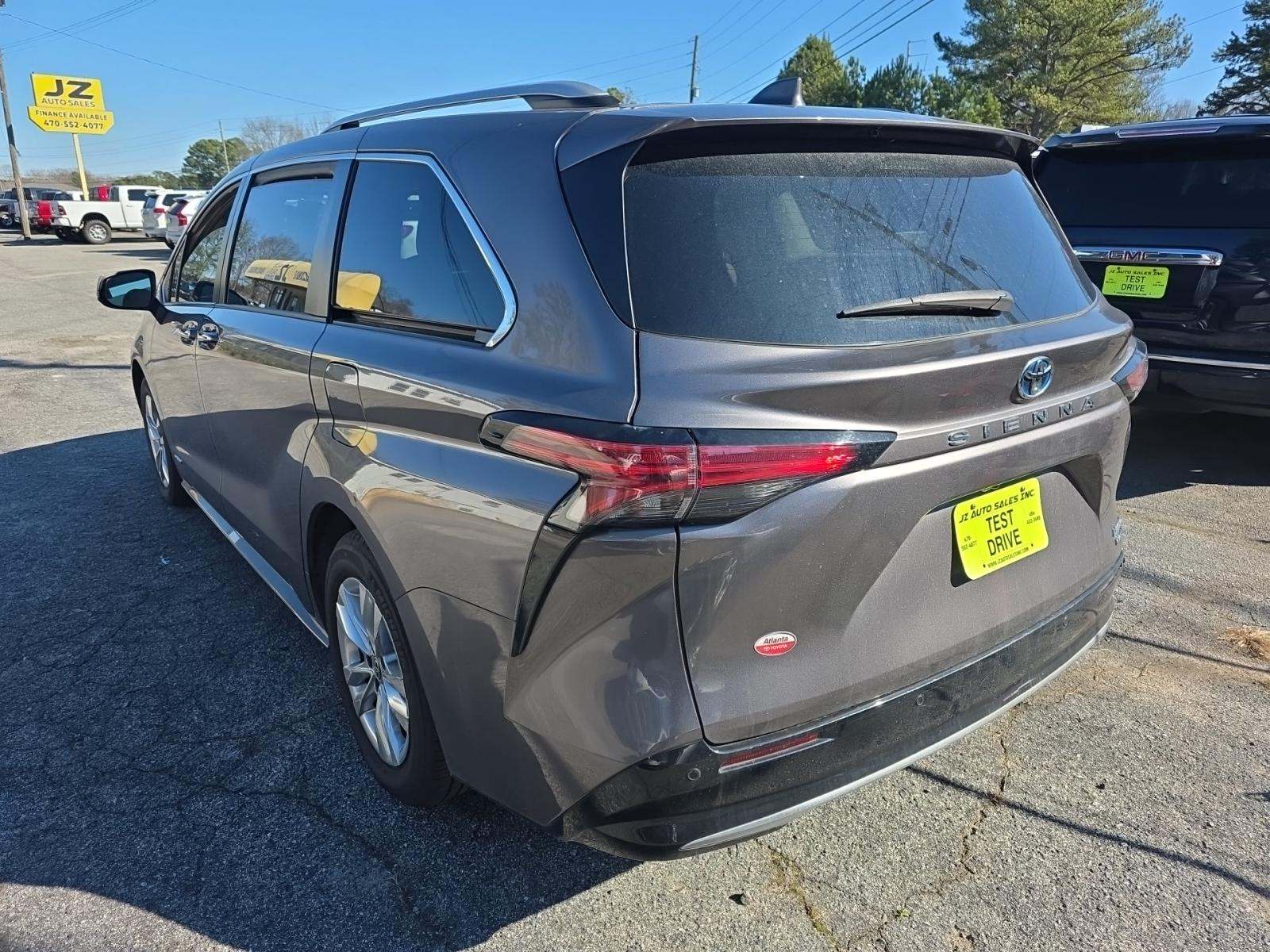 Toyota Sienna 2021 — photo 2
