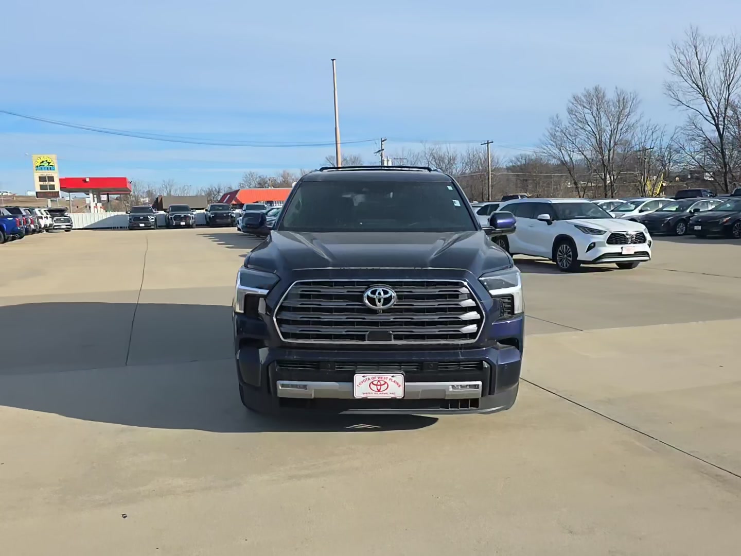Toyota Sequoia 2025 — photo 2