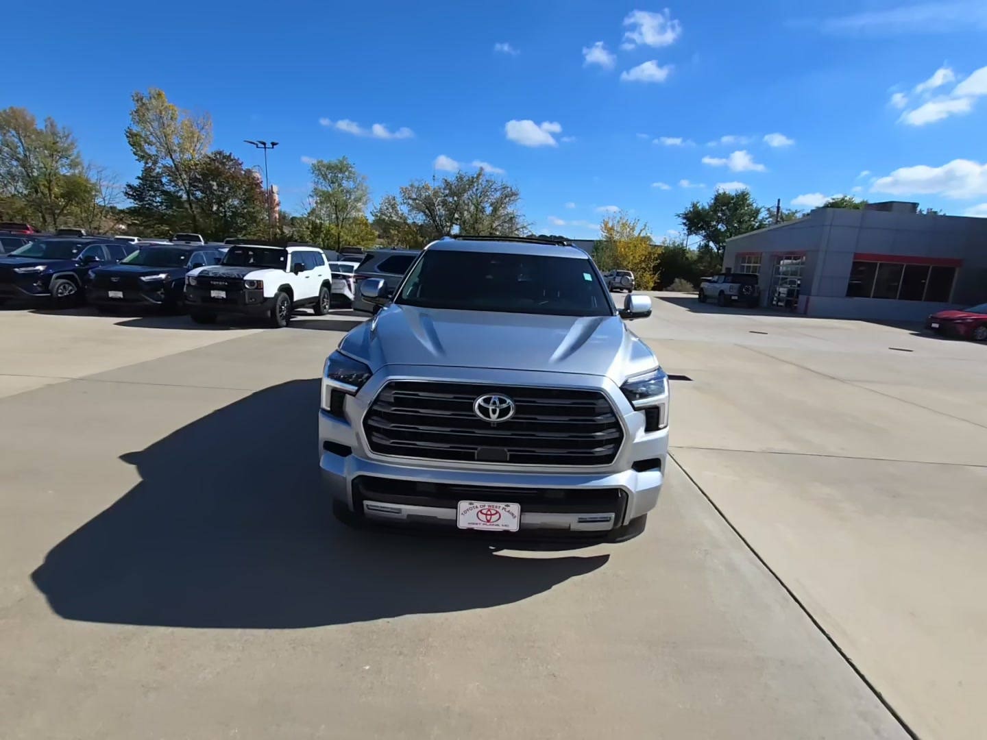 Toyota Sequoia 2025 — photo 2