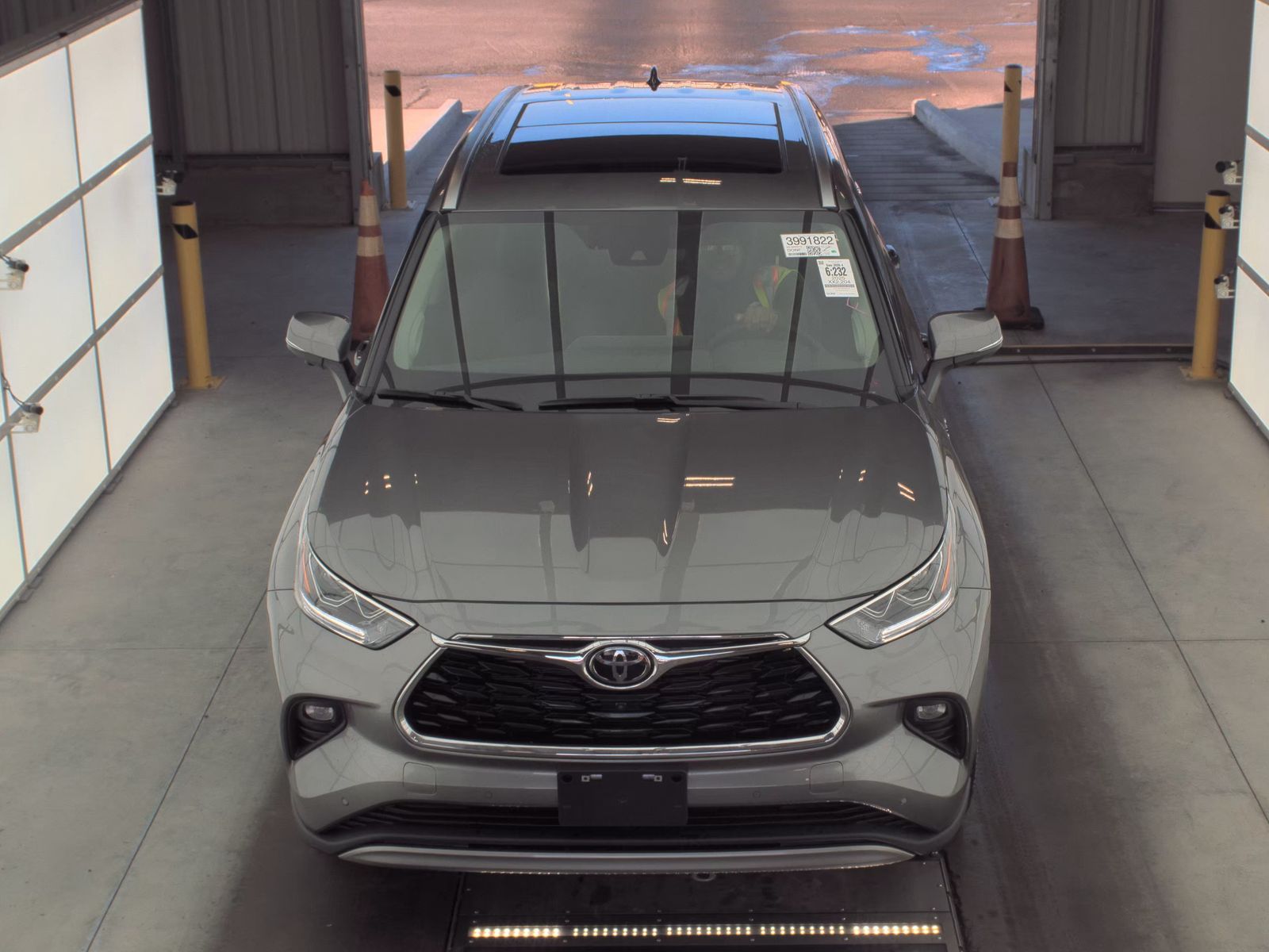 Toyota Highlander 2025 — photo 2