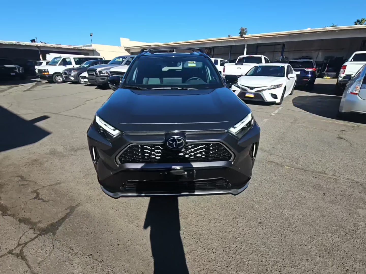 Toyota RAV4 2025 — photo 2