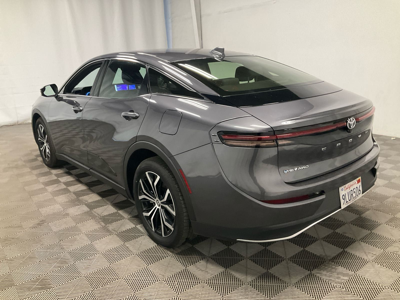 Toyota Crown 2024 — photo 2