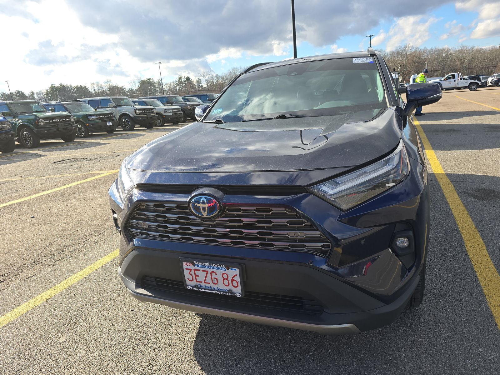 Toyota RAV4 2022 — photo 2