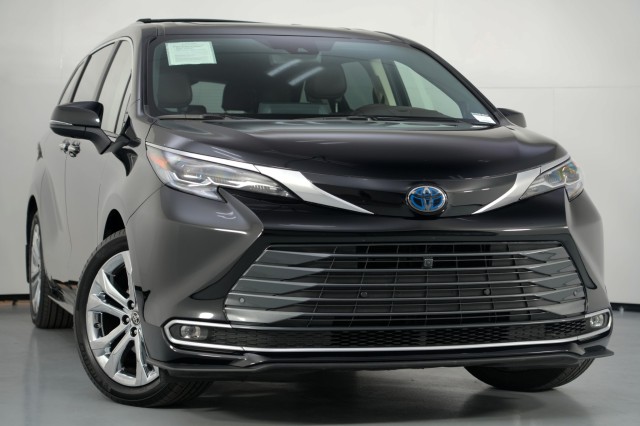 Toyota Sienna 2024 — photo 2