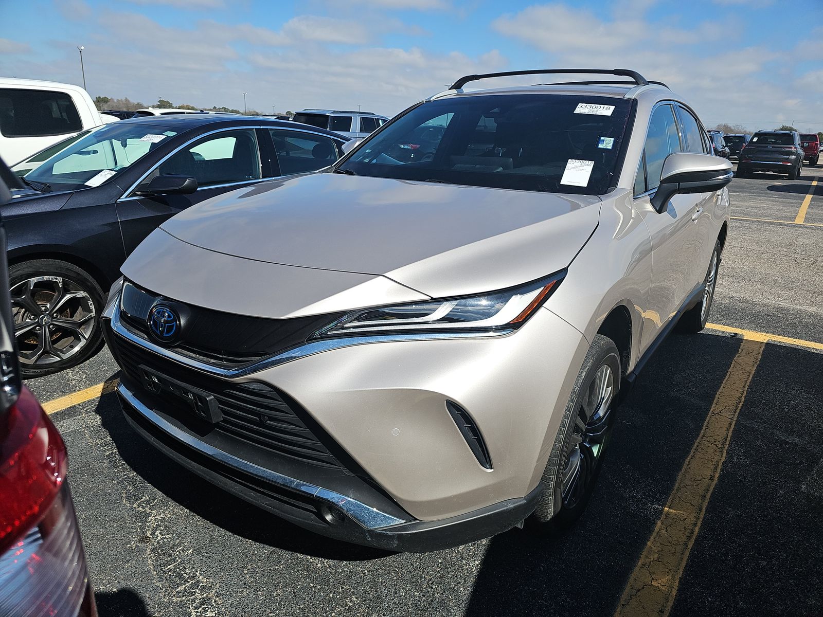 Toyota Venza 2023 — photo 2