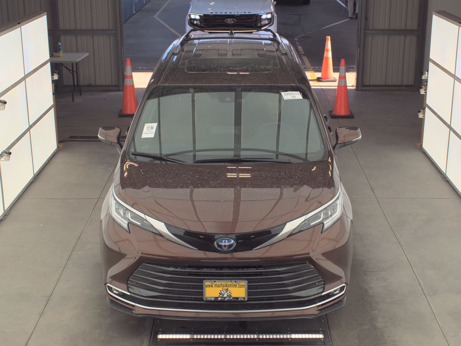 Toyota Sienna 2024 — photo 2