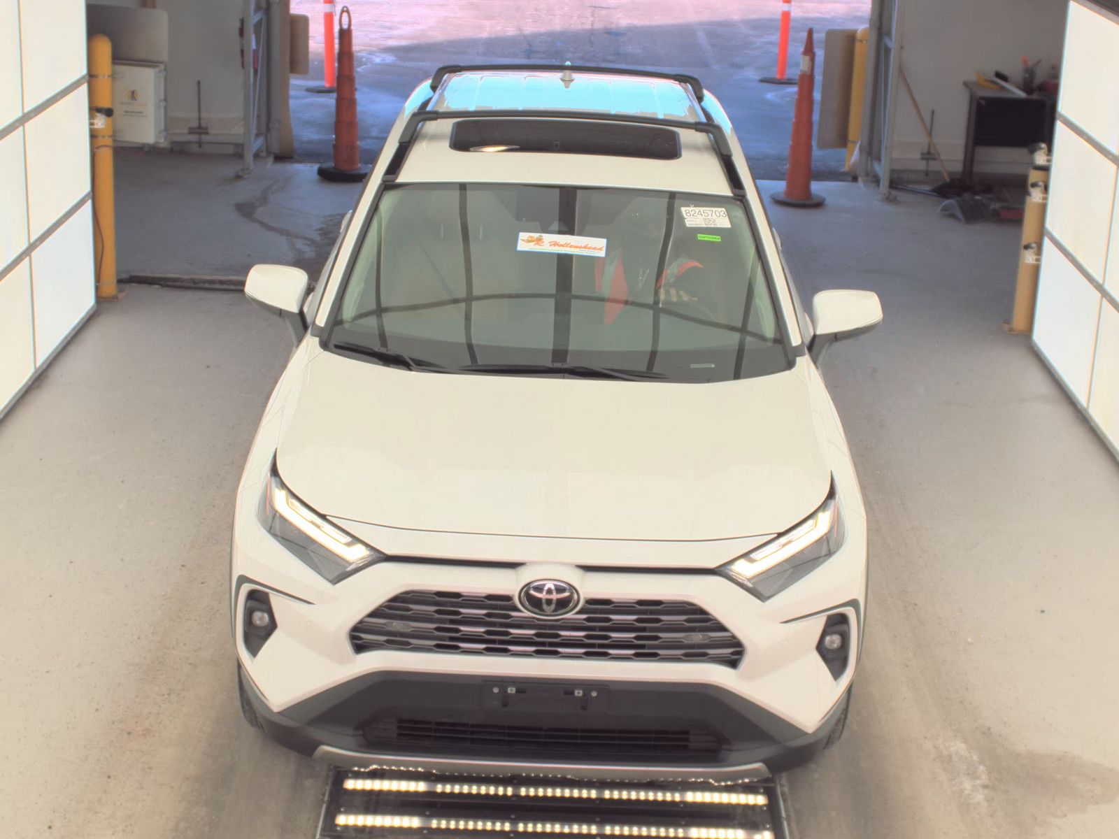 Toyota RAV 4 2023 — photo 2