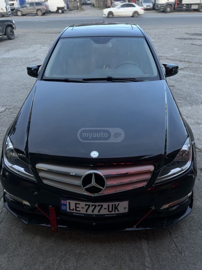 Mercedes-Benz C 300 2013 — photo 2