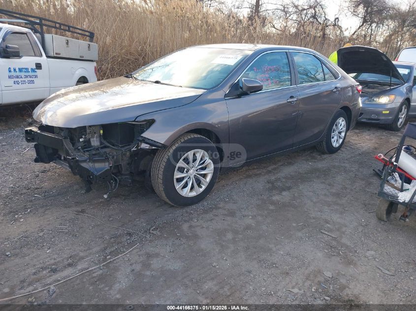 Toyota Camry 2016 — photo 2