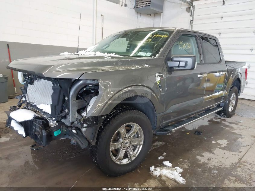 Ford F-150 2022 — photo 2