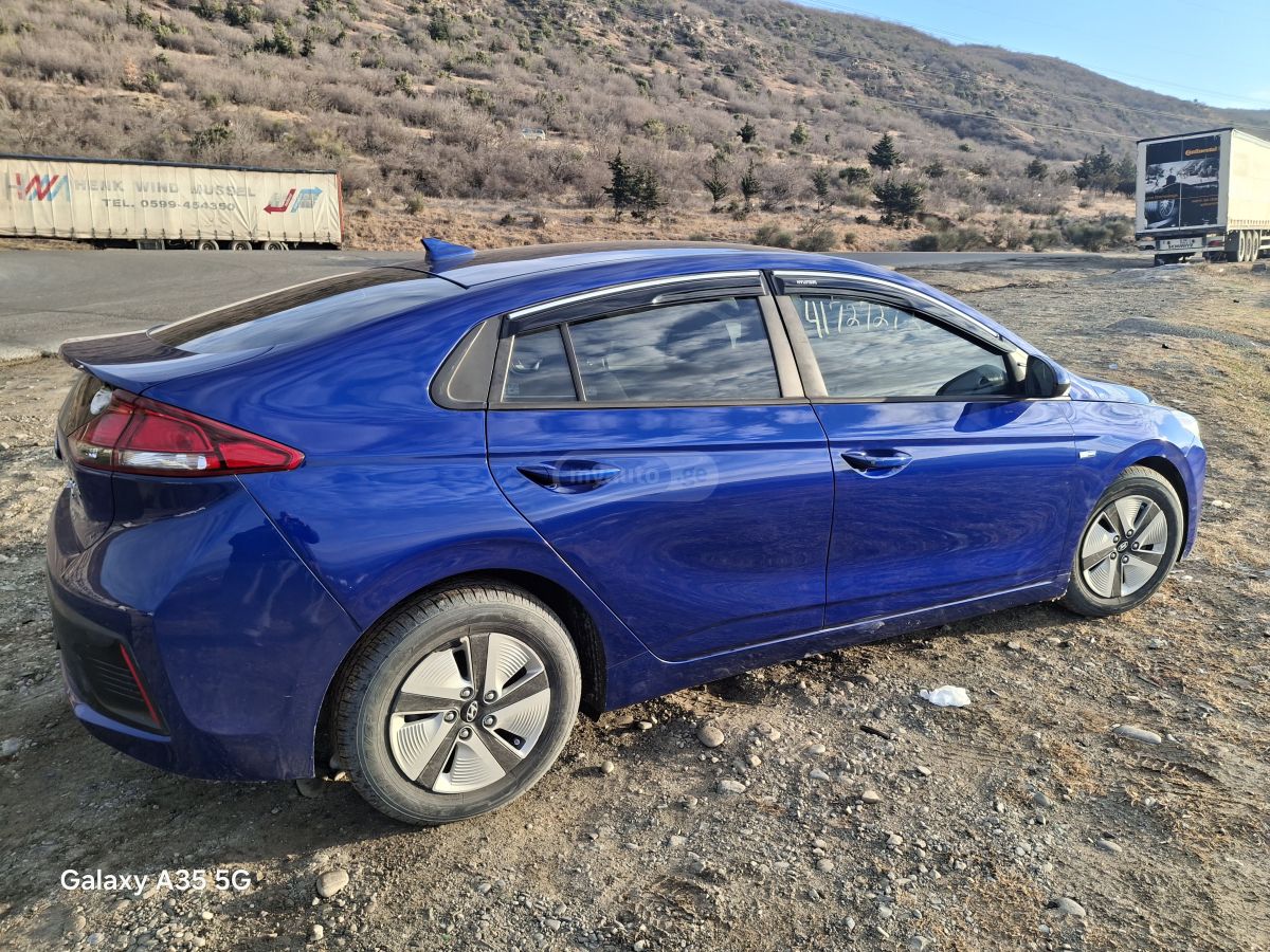 Hyundai Ioniq 2019 — photo 2