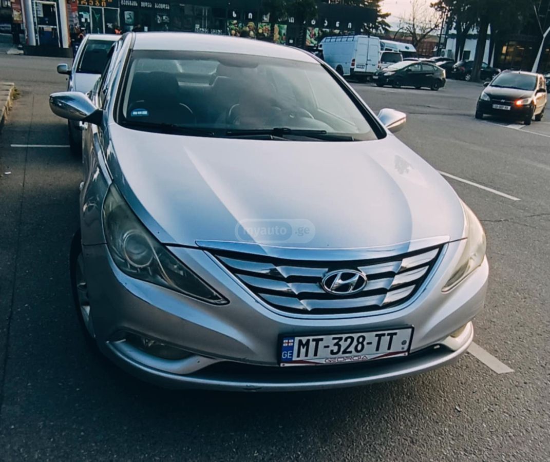 Hyundai Sonata 2010 — photo 2
