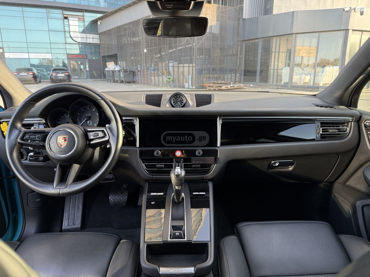 Porsche Macan 2022 — photo 2