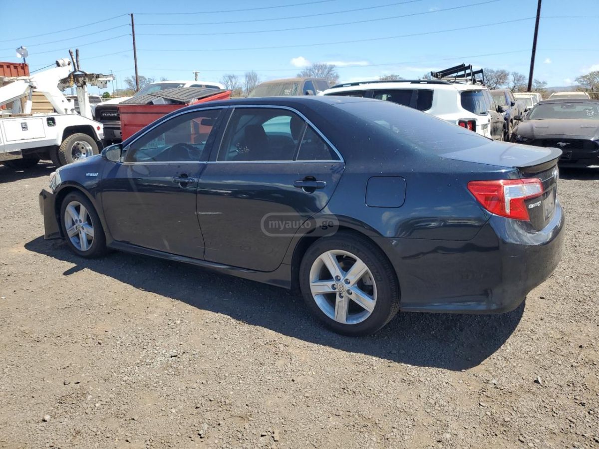 Toyota Camry 2014 — photo 2
