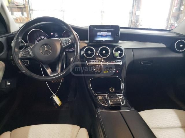 Mercedes-Benz C 300 2015 — photo 2