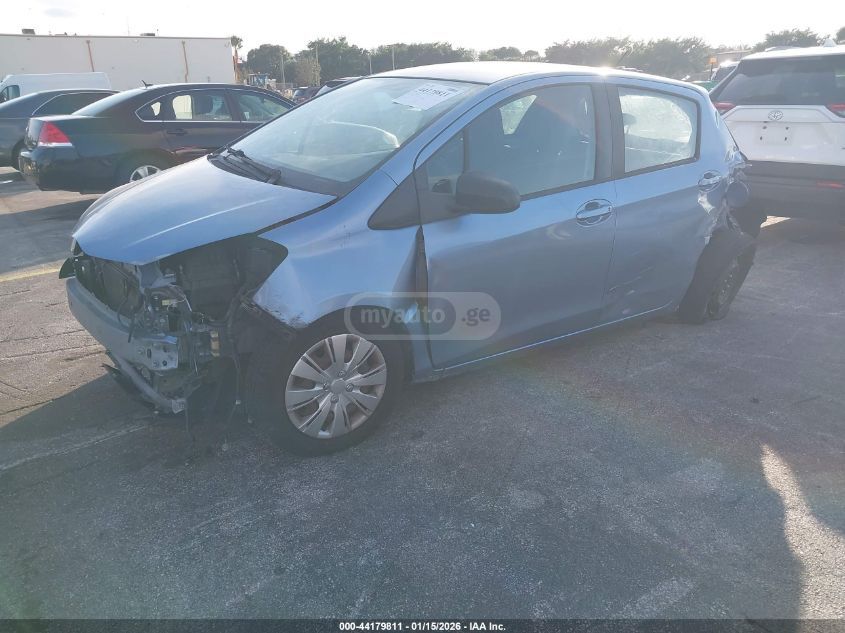 Toyota Yaris 2014 — photo 2