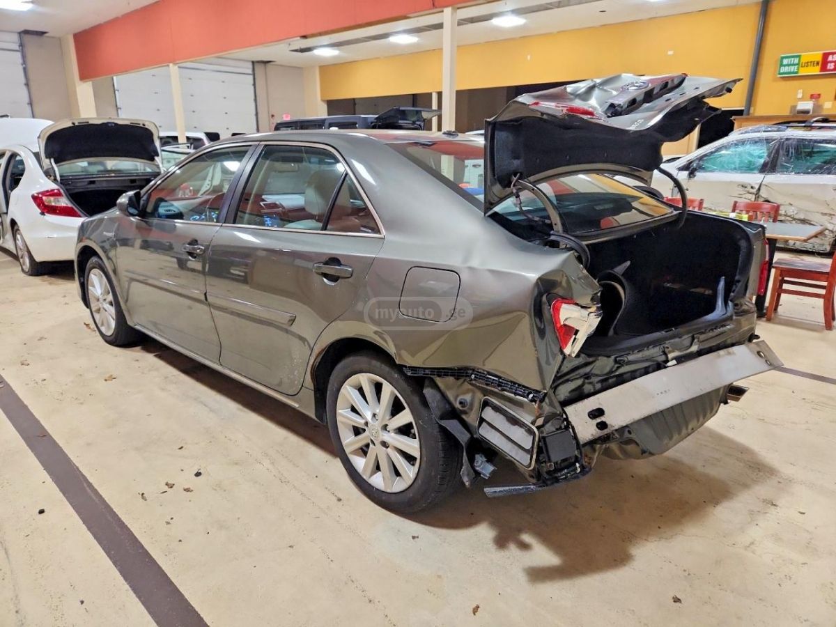 Toyota Camry 2014 — photo 2