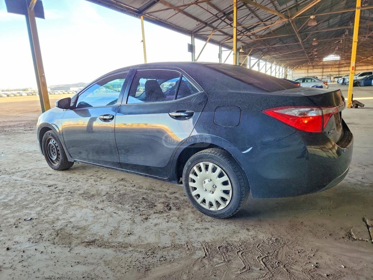 Toyota Corolla 2016 — photo 2