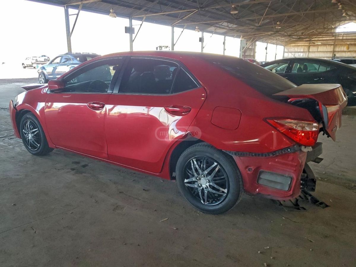 Toyota Corolla 2017 — photo 2