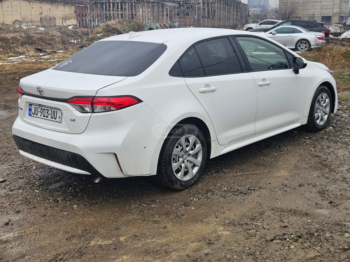 Toyota Corolla 2021 — photo 2