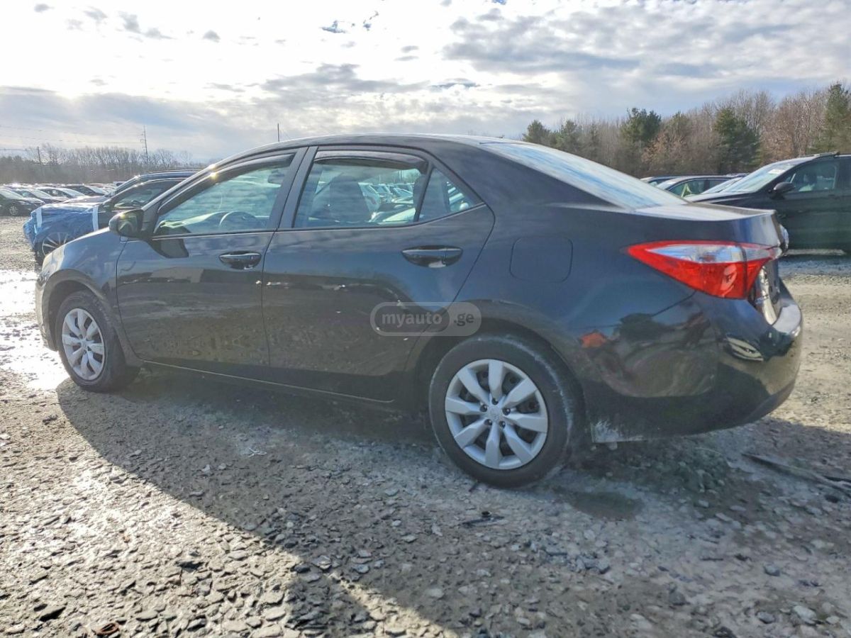 Toyota Corolla 2016 — photo 2