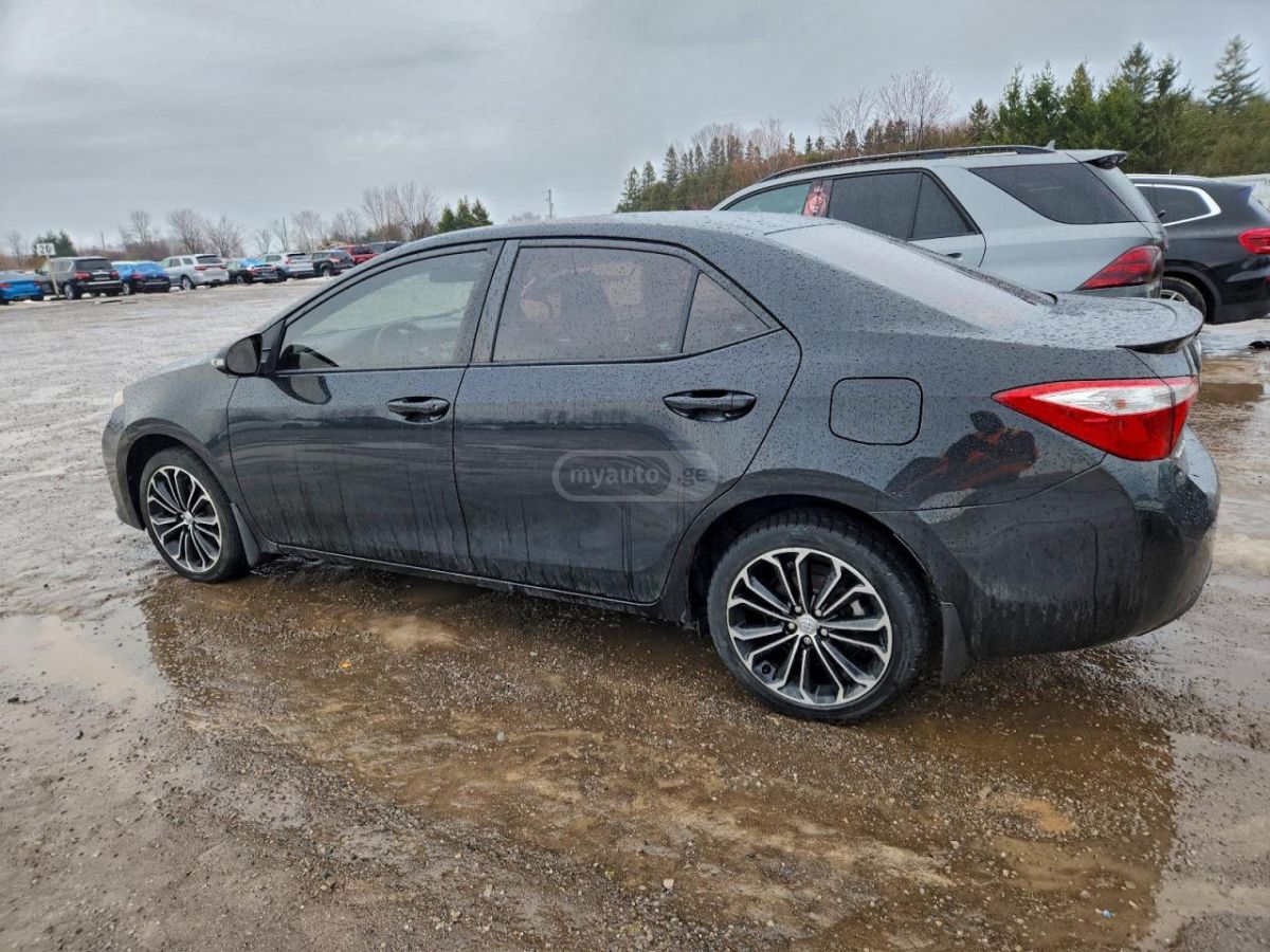 Toyota Corolla 2016 — photo 2
