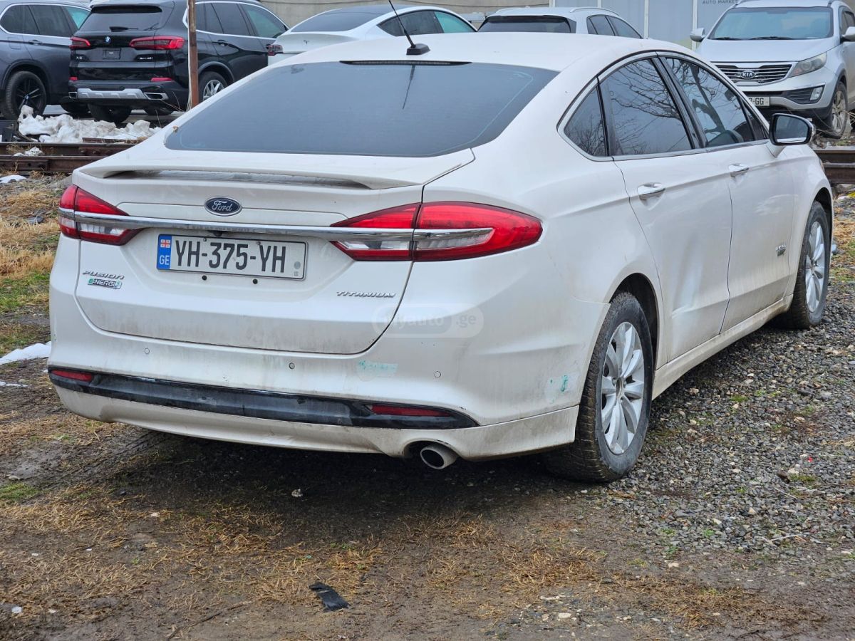 Ford Fusion 2017 — photo 2
