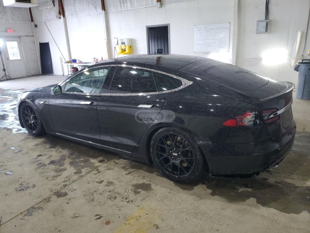 Tesla Model S 2013 — photo 2