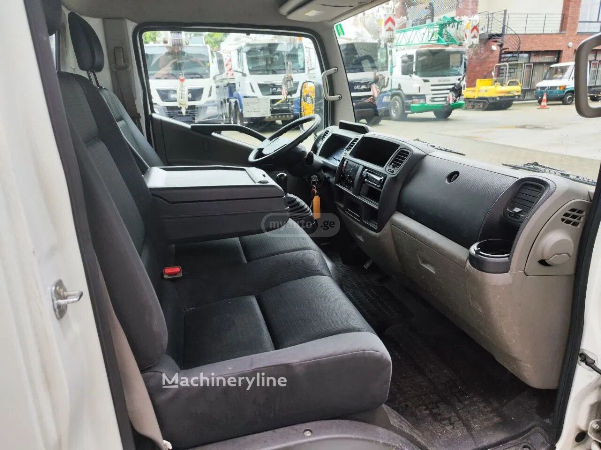 Nissan Cabstar 2014 — photo 2