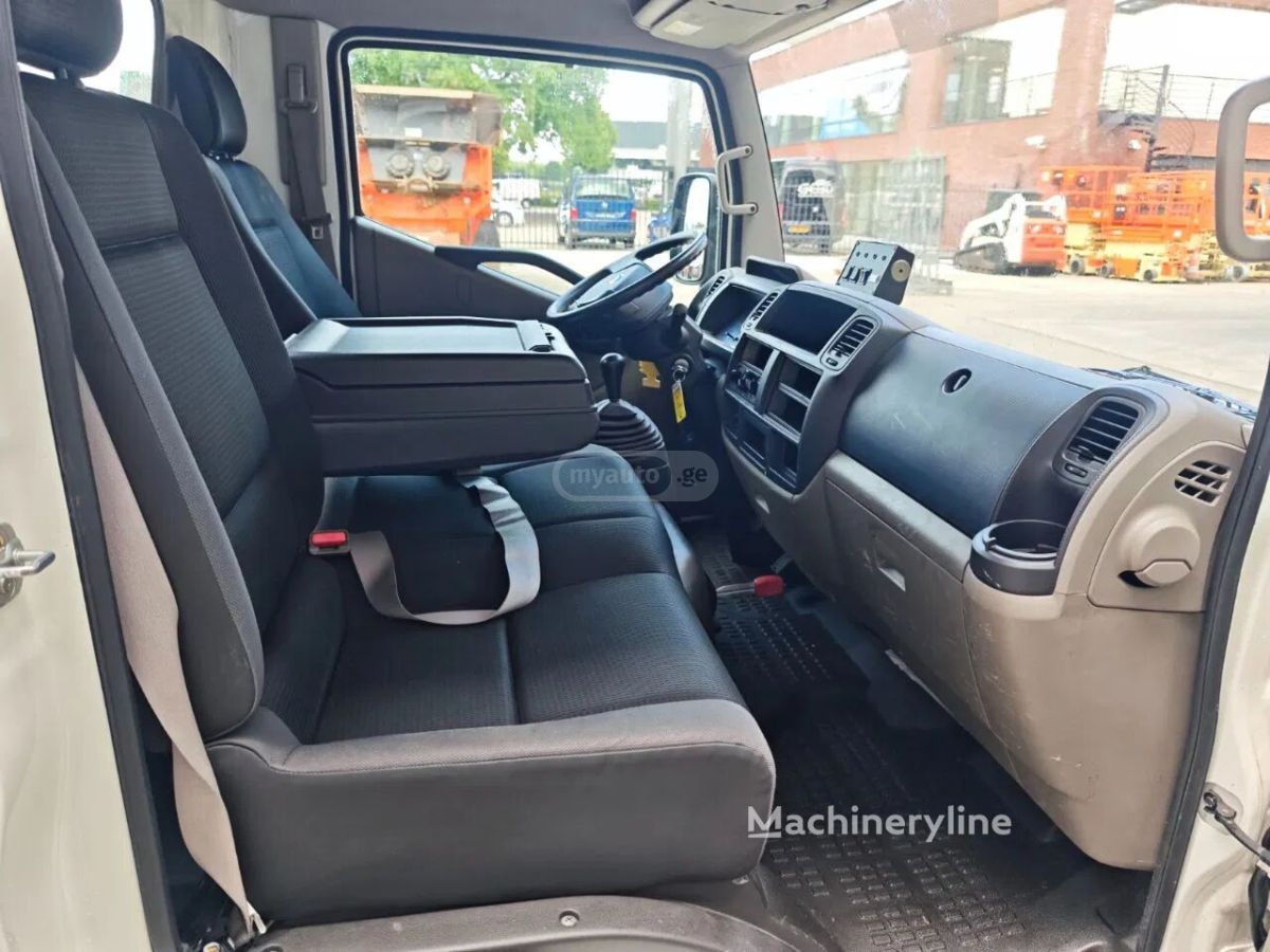 Nissan Cabstar 2016 — photo 2