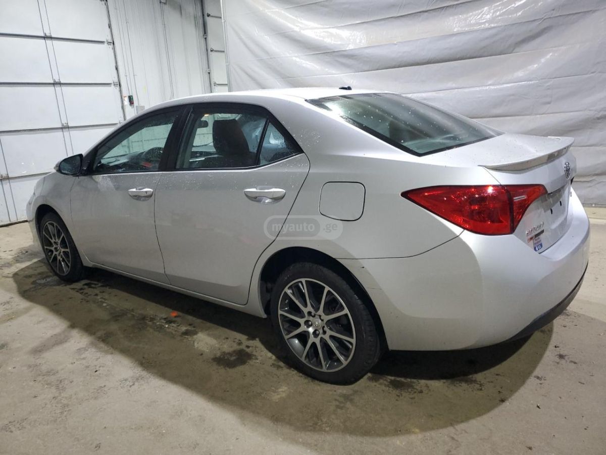 Toyota Corolla 2017 — photo 2