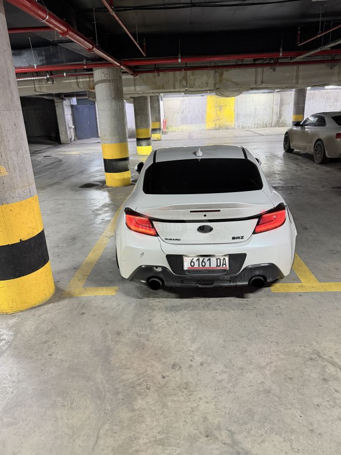 Subaru BRZ 2022 — photo 2