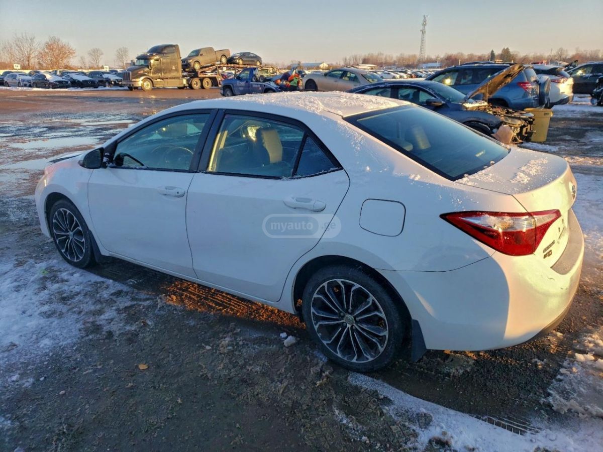 Toyota Corolla 2015 — photo 2