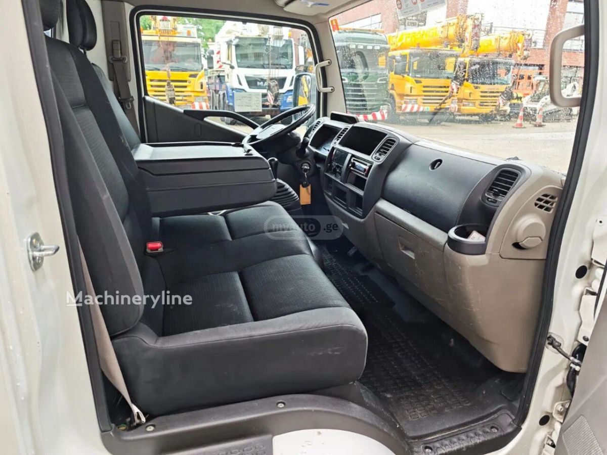 Nissan Cabstar 2015 — photo 2