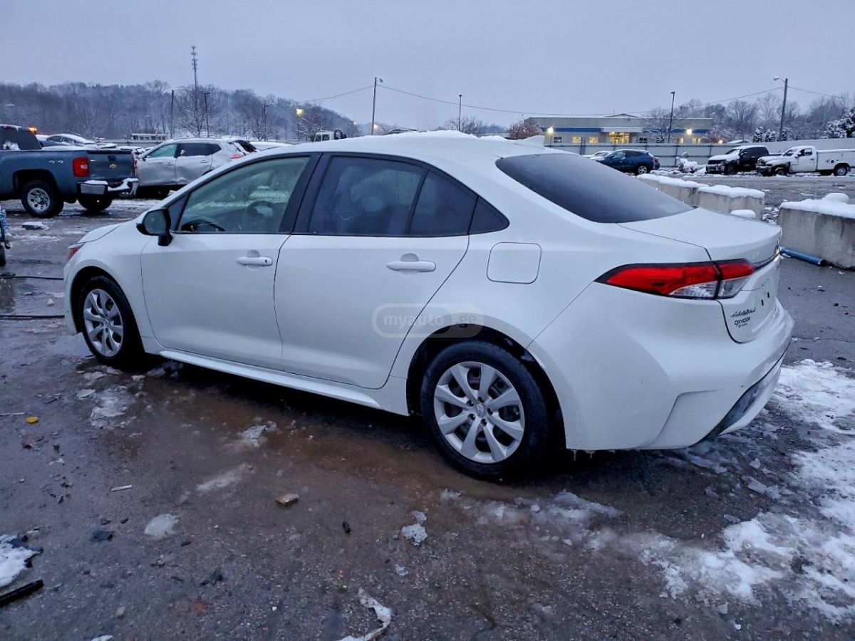 Toyota Corolla 2022 — photo 2